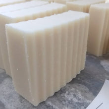 Honeysuckle Handcut Shampoo & Body Bar